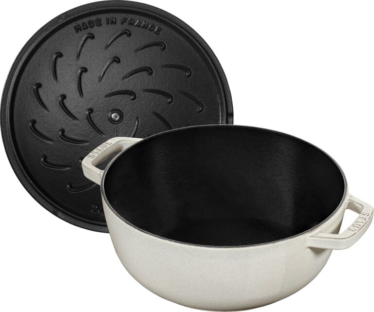 STAUB Öntöttvas főzőedény, zománcozott, 24 cm/3,6 l, "snowflake" tört fehér színű