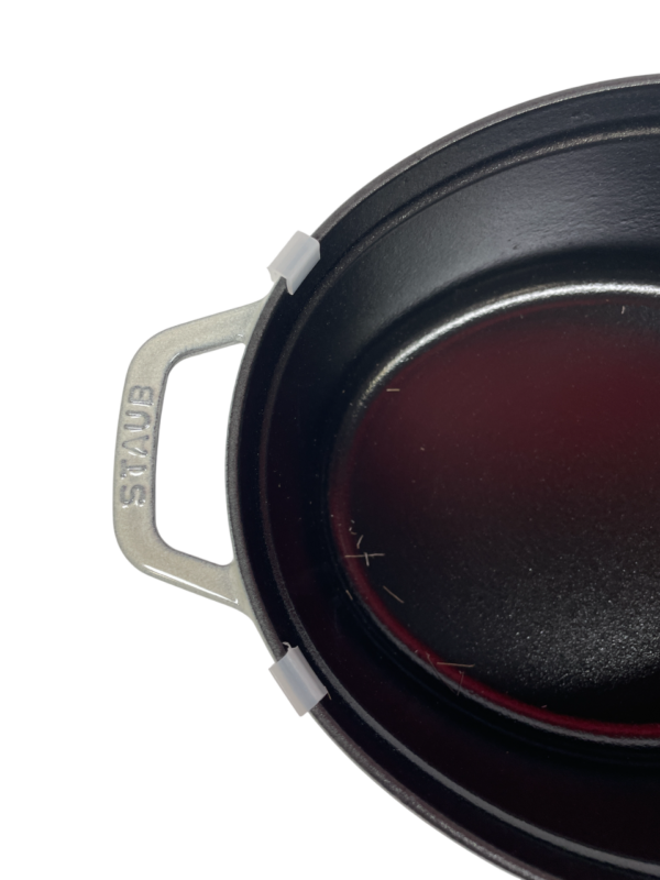 STAUB Öntöttvas főzőedény, zománcozott, 31 cm/5,5 liter, Cocotte Ovale tört fehér, fehér szarvasgomba színű /47/