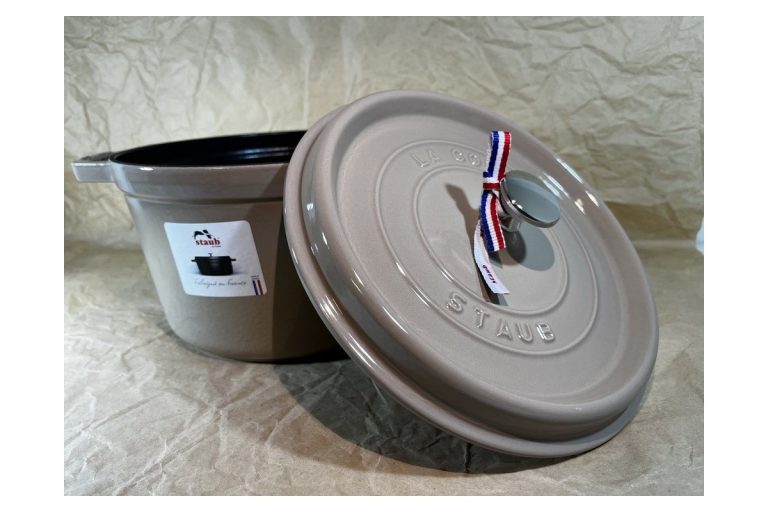 STAUB Öntöttvas főzőedény, zománcozott, 24 cm/4,7 liter, Cocotte Ronde kerek, bézs színű