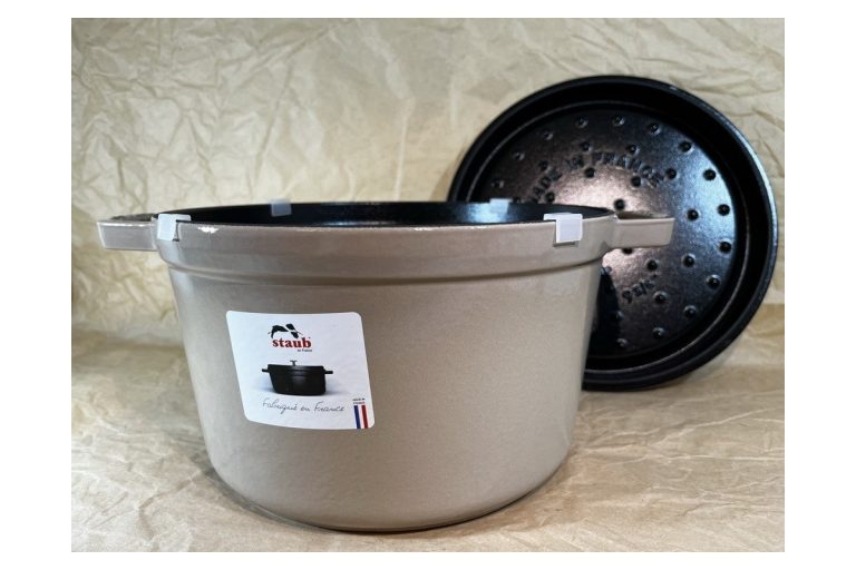 STAUB Öntöttvas főzőedény, zománcozott, 24 cm/4,7 liter, Cocotte Ronde kerek, bézs színű