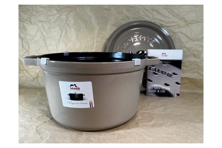 STAUB Öntöttvas főzőedény, zománcozott, 24 cm/4,7 liter, Cocotte Ronde kerek, bézs színű