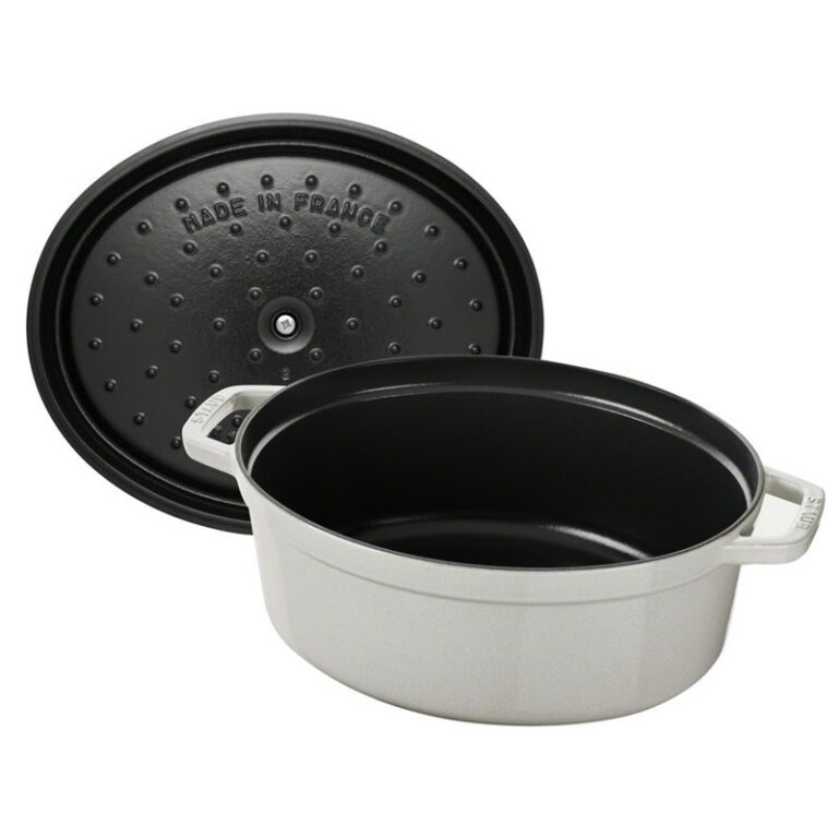 STAUB Öntöttvas főzőedény, zománcozott, 27 cm/3,2 liter, Cocotte Ovale tört fehér