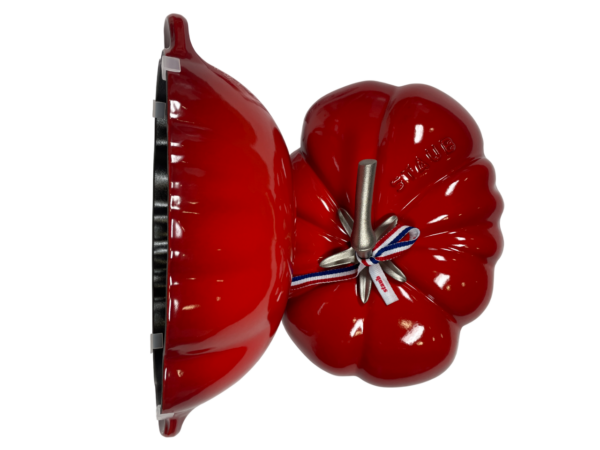 STAUB Öntöttvas főzőedény, zománcozott, 25 cm/2,9 liter, Egyedi paradicsom formájú Cocotte Tomate cseresznye piros színű (48)