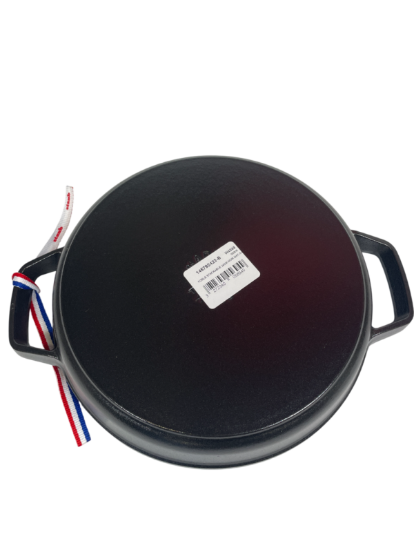 STAUB öntöttvas serpenyő, kettő füllel 24 cm átmérőjű1,9 literes,(53)