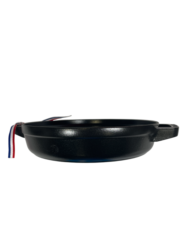 STAUB öntöttvas serpenyő, kettő füllel 24 cm átmérőjű1,9 literes,(53)