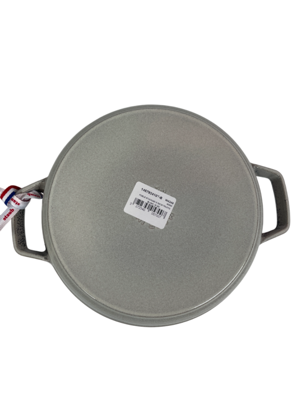STAUB öntöttvas serpenyő, kettő füllel 24 cm átmérőjű1,9 literes, tört fehér színű(52)