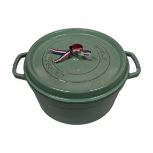 STAUB Cocotte öntöttvas edény kerek– 28 cm, 6,7 L – Sauge-zsályazöld( 101)